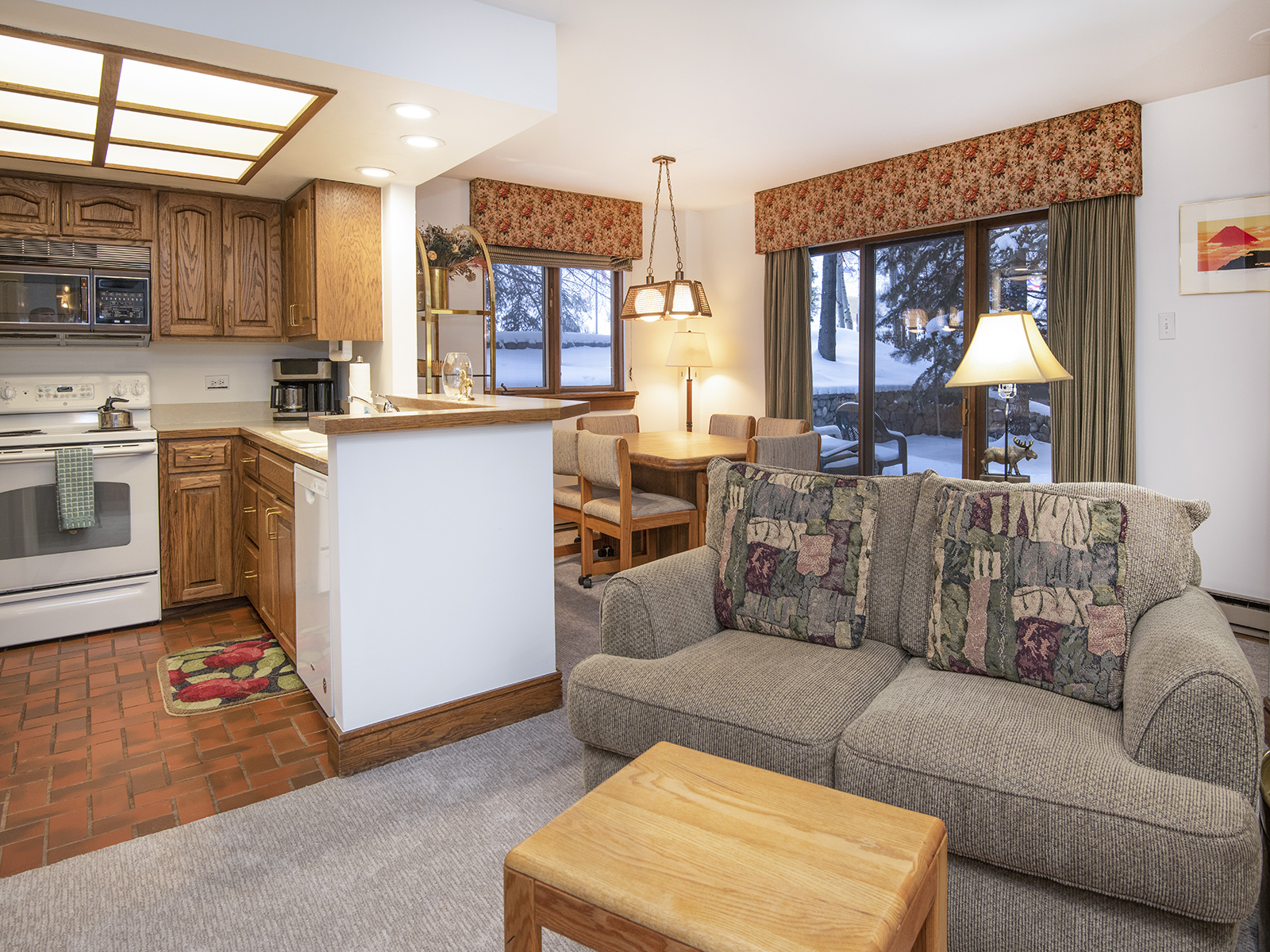 Village Inn Plaza 103 | Photo 2