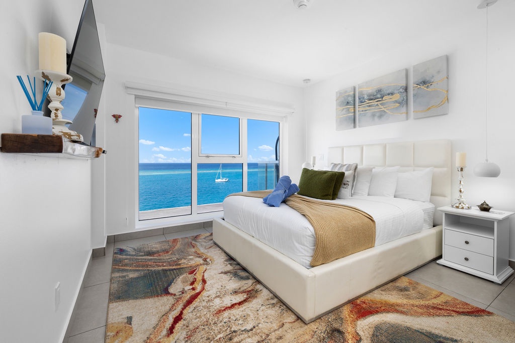 HH-Studio603s - Coastal Chic: Ocean View Studio Retreat