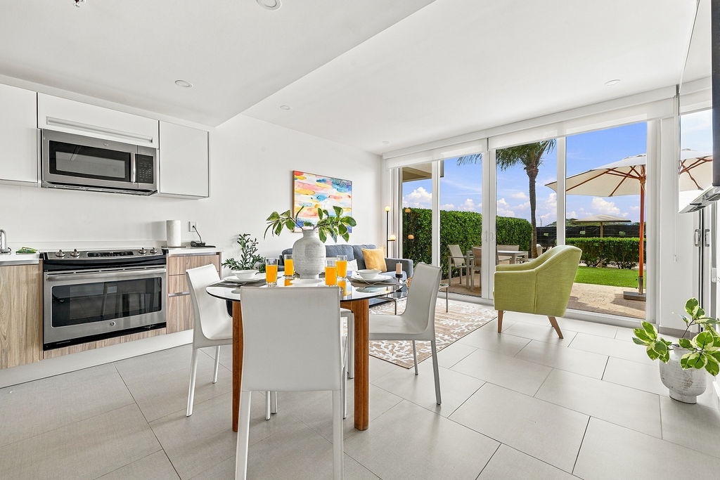 2BSGF-Azure123 - Garden Breeze Condo/ Private Hot Tub.