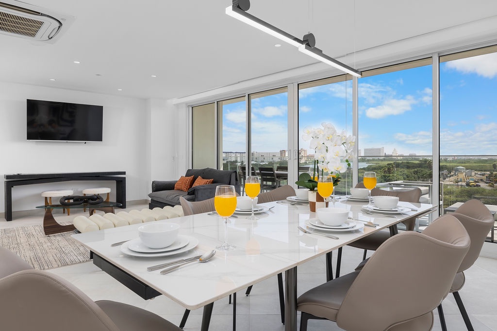 A360.E41-Spacious 3BR in Top Location- Beachwalk Bliss