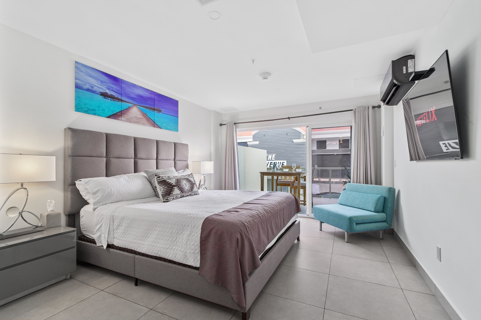 HH-Studio202S- New Luxury Studio W/Balcony Pool Gym Part Waterview