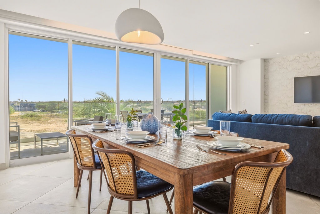 A360.E12 - Luxury 3BR Suite Near Eagle Beach