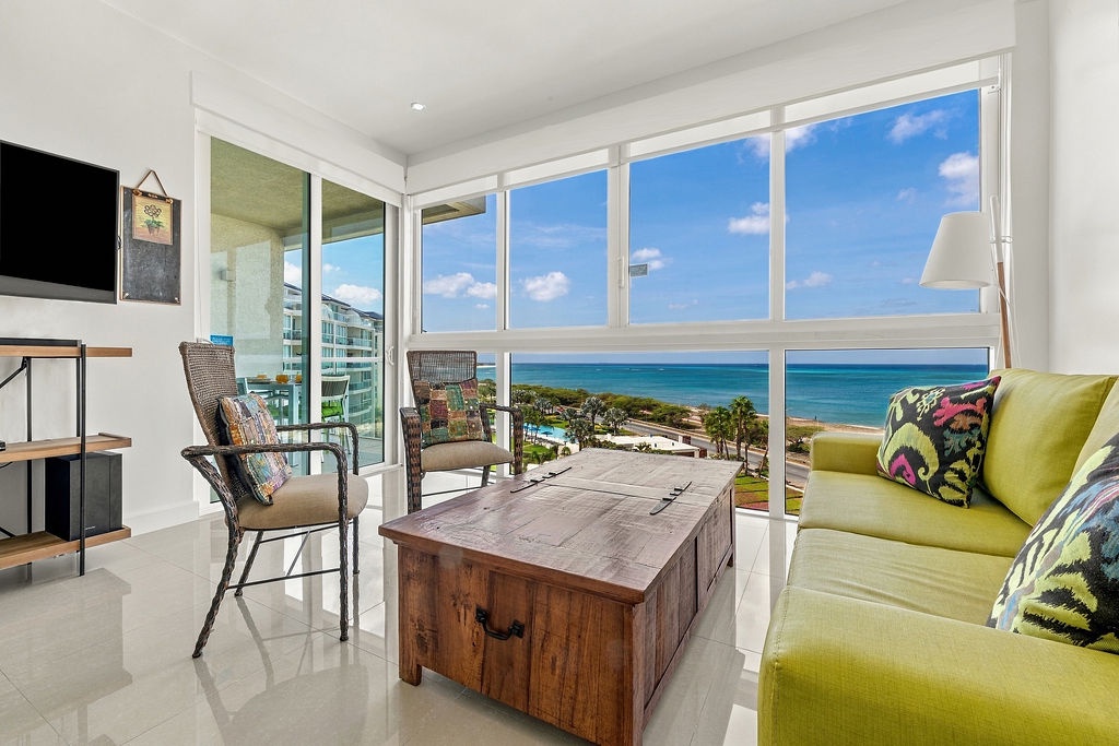 1BR Retreat for Two | Stunning 6th-Floor Views