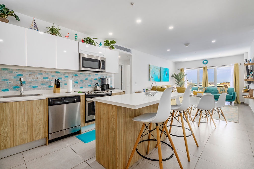 HH-2BStd423 - Modern 2BDR Downtown Retreat at Downtown Oranjestad
