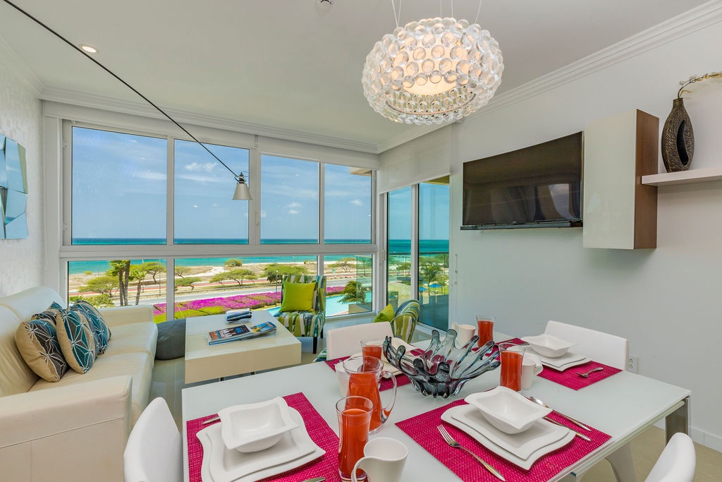 1BS-Blue424 - Convenience and luxury Condo for 4