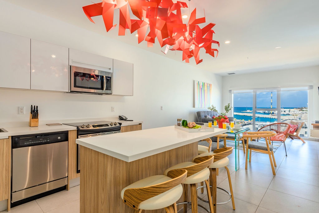 HH-2B519- Modern Luxury 2/BR Condo with Sea View