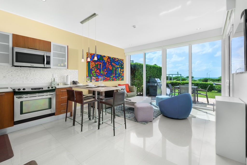 2BSGF-Blue112 - Beachfront condo with private Hot tub