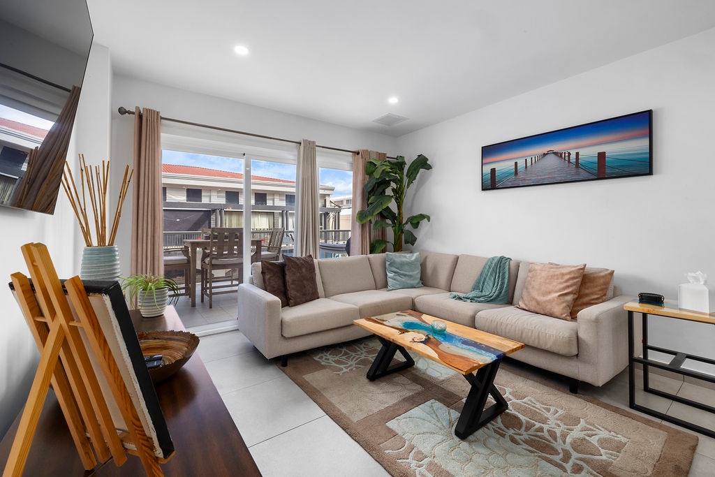 HH-2BStd202- New Luxury 2BR W/Balcony Pool Gym Part Water View