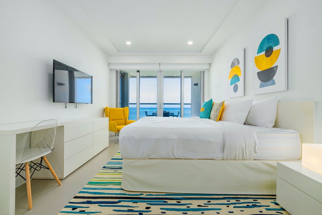 Master bedroom w/ King size bed