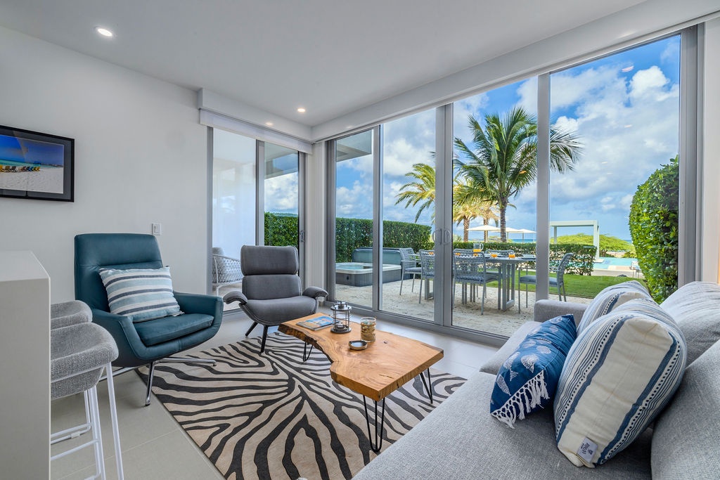 2BSGF-Azure126 - Oceanfront Retreat with Private patio and Hot tub.