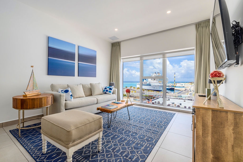 HH-2BStd614 - All shades of Blue OCEANFRONT luxury condo.