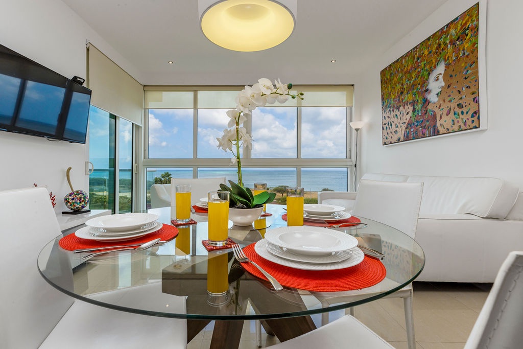 2BS-Blue413 - L’Escape, Sunny days are here!