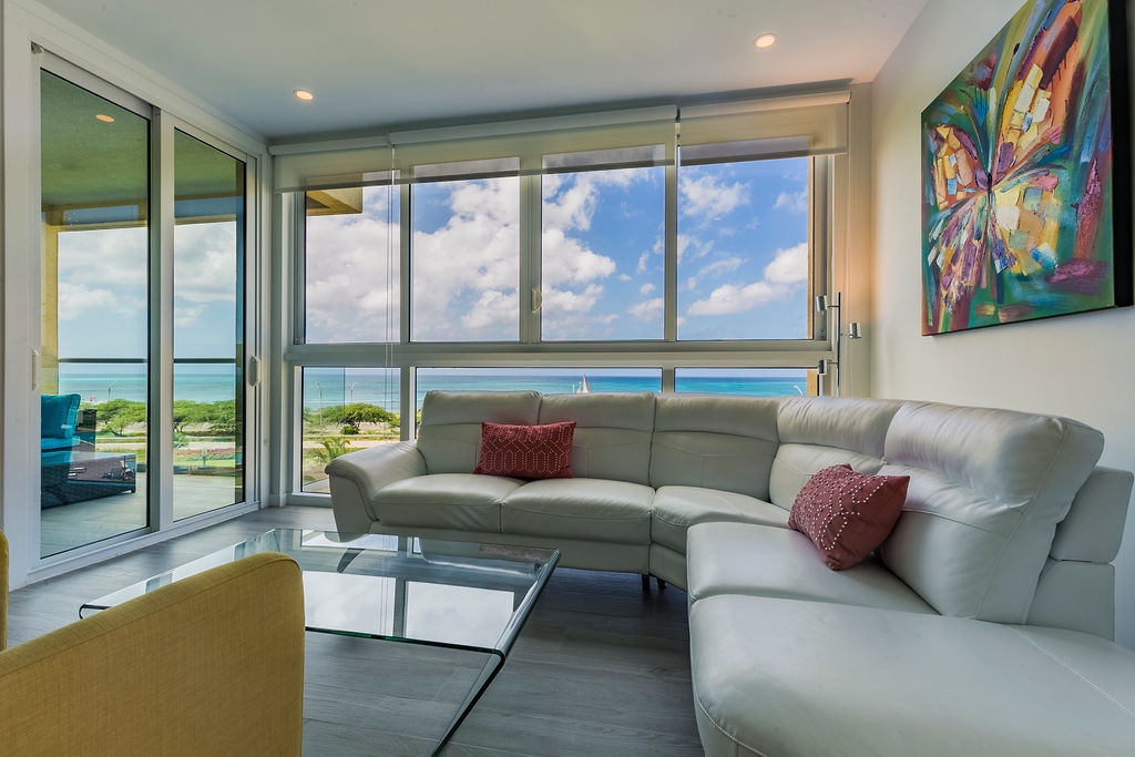 2BSDLX-Blue331 - White Modern Getaway - Oceanfront Apt. Blue-331