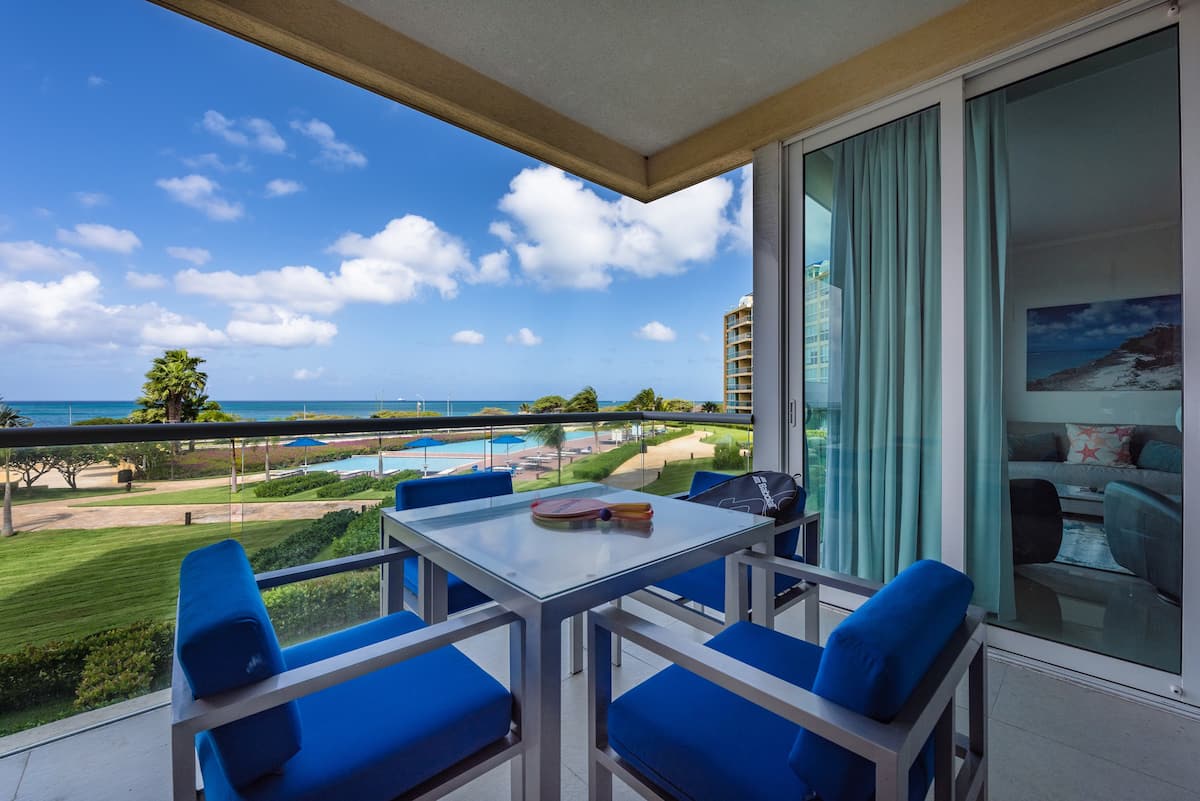 Balcony w/ table and chairs