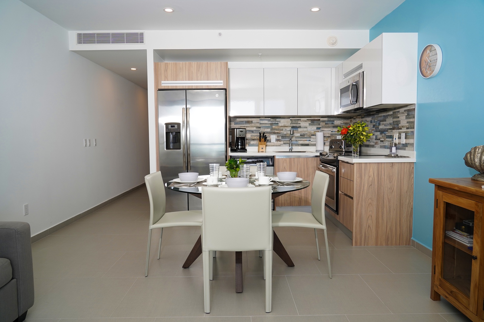 Kitchen & Dining Area