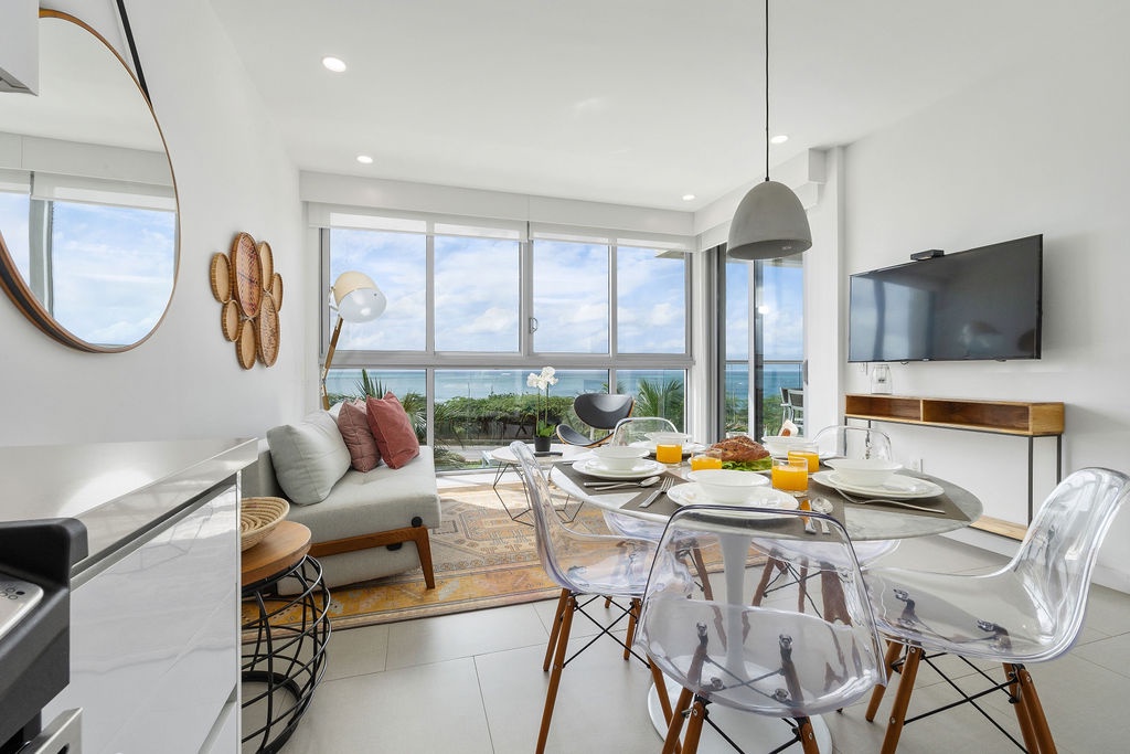 2BS-Azure312 - A Boho Chic Oceanfront Condo for 6.