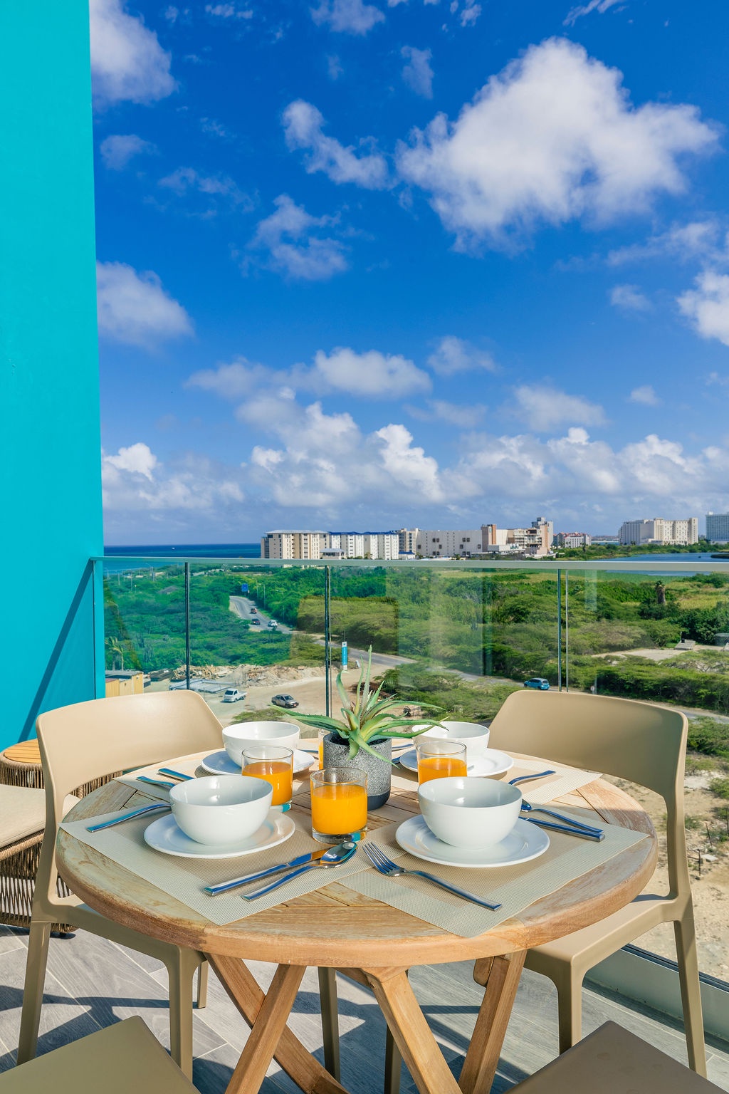 A360.E61- Elegant 3BR Suite with Private Terrace Near Eagle Beach