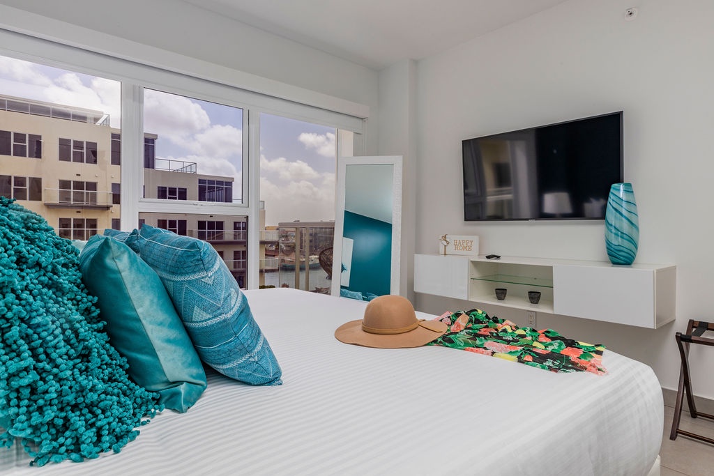 HH-2Bdr409 - Stylish Tropical 2 BR/2BA with Marina View