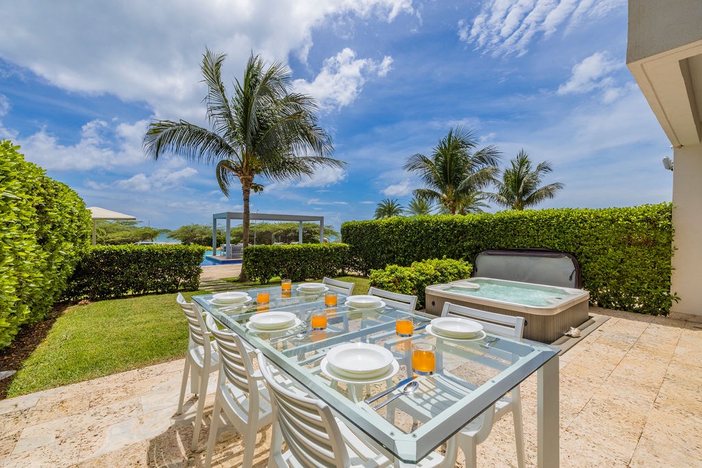 2BSGF-Azure114 - Luxurious Beach Vibes Retreat w/ Private Hot Tub