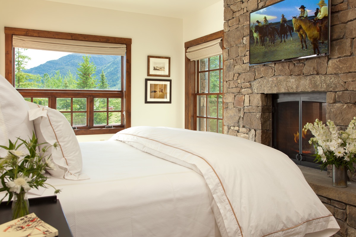 Shooting Star Cabin 01 The Clear Creek Group