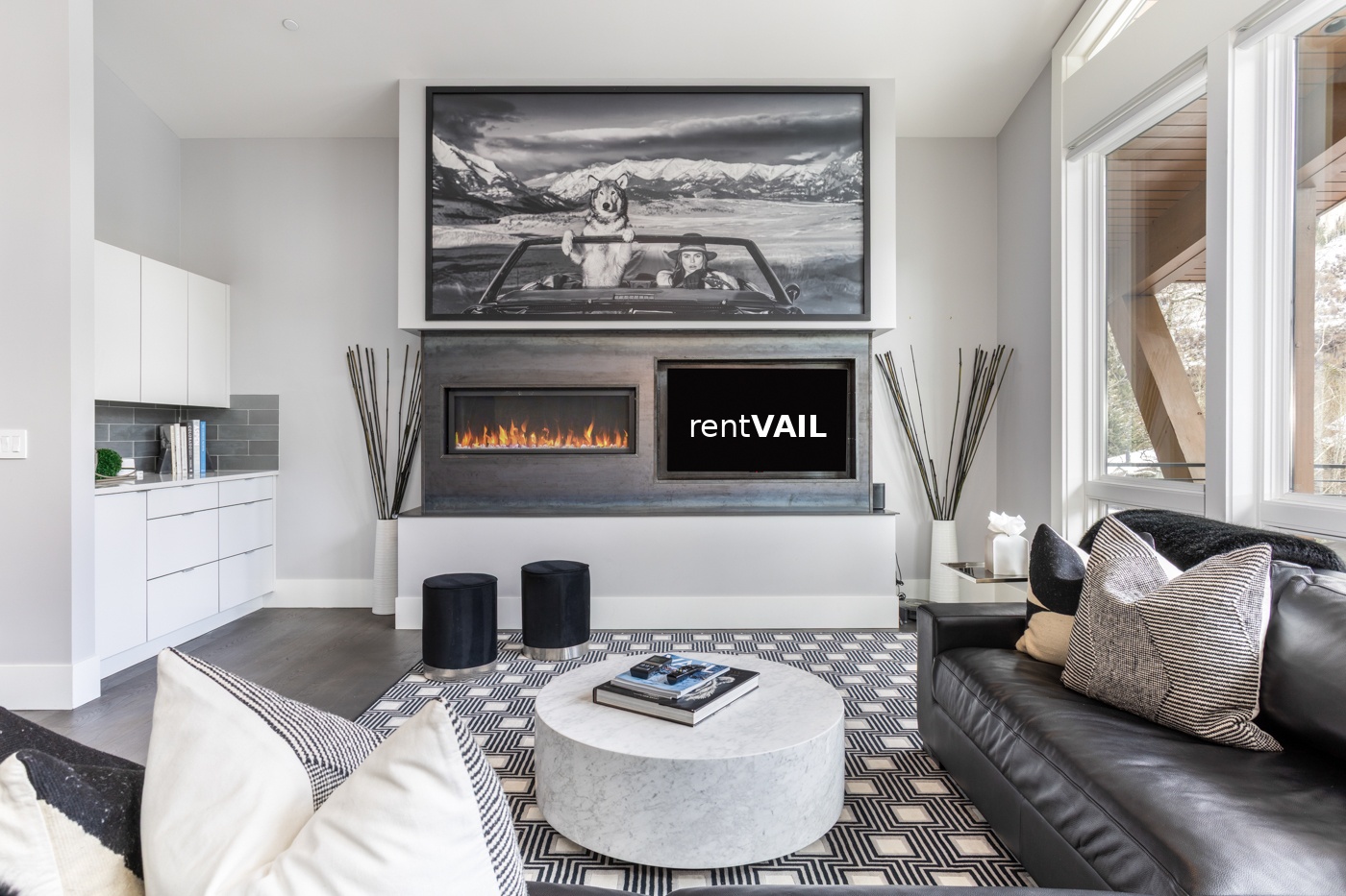 Living Room W/Fireplace