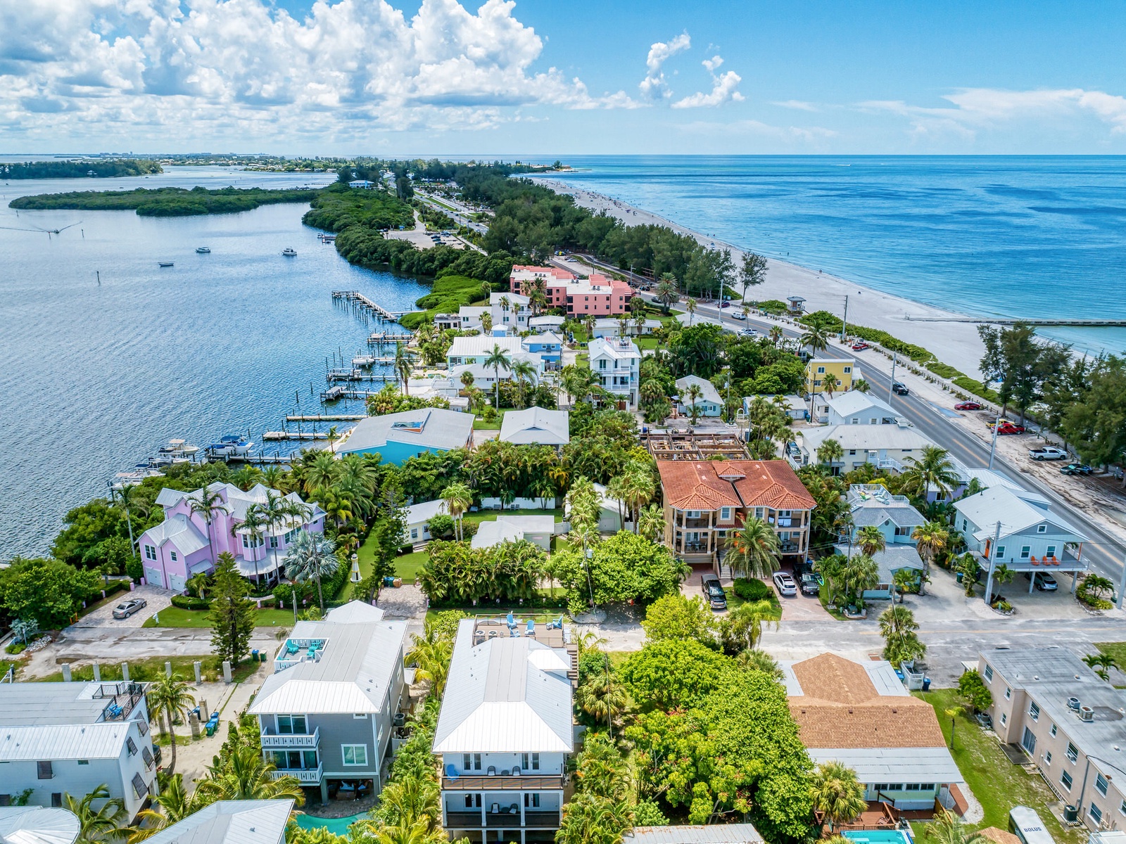 AMI Lighthouse Cottage-One Minute Walk To The Beach-Keyless Locks