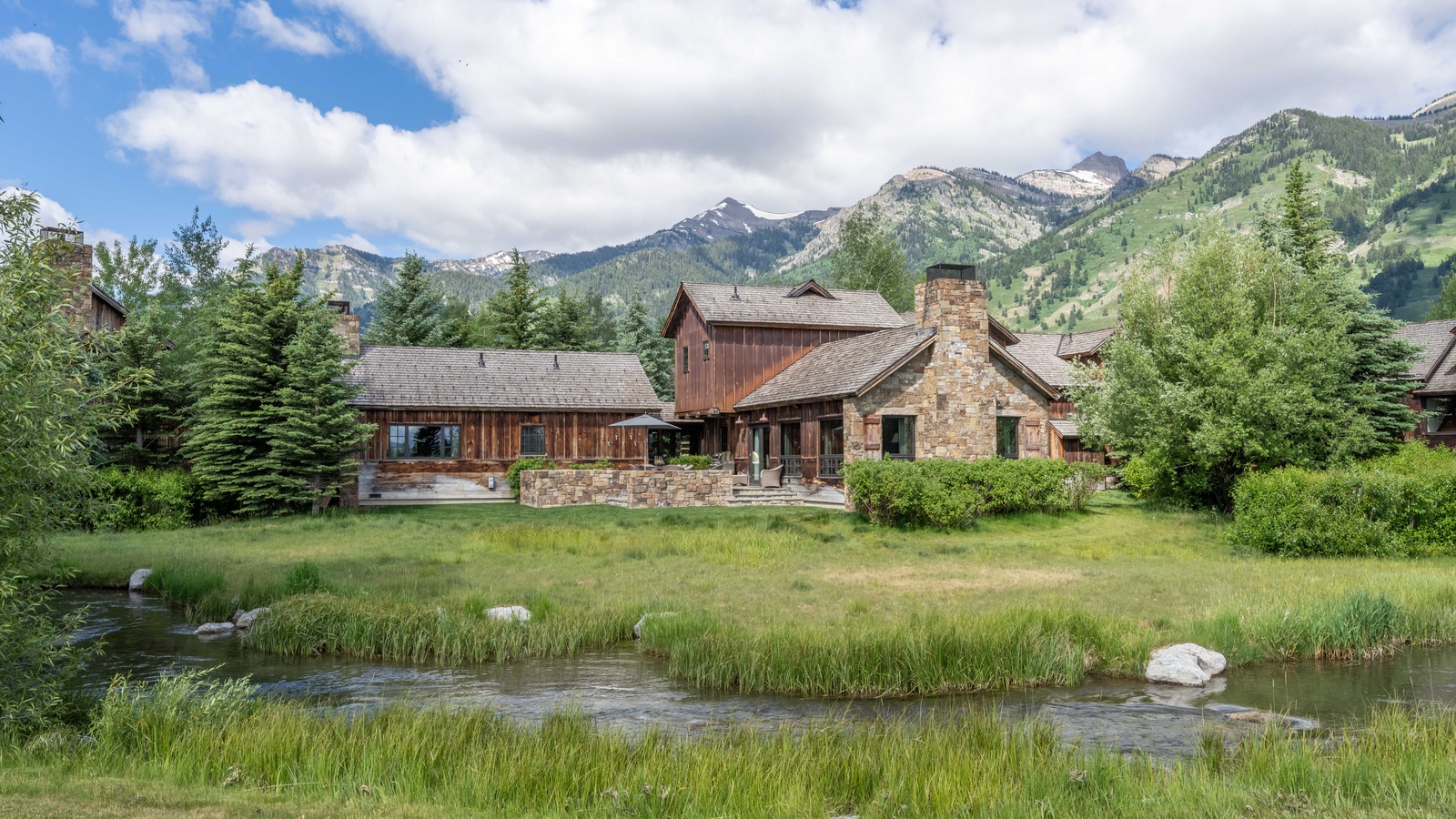 Front Exterior - Shooting Star Cabin 05 - Teton Village, WY - Luxury Villa Rental
