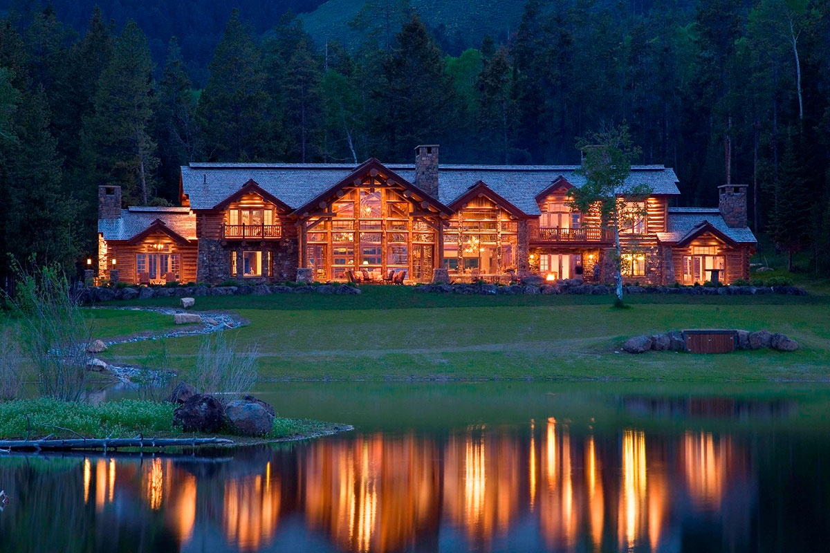 Back Exterior - Phillips Ridge - Jackson, WY - Luxury Villa Rental