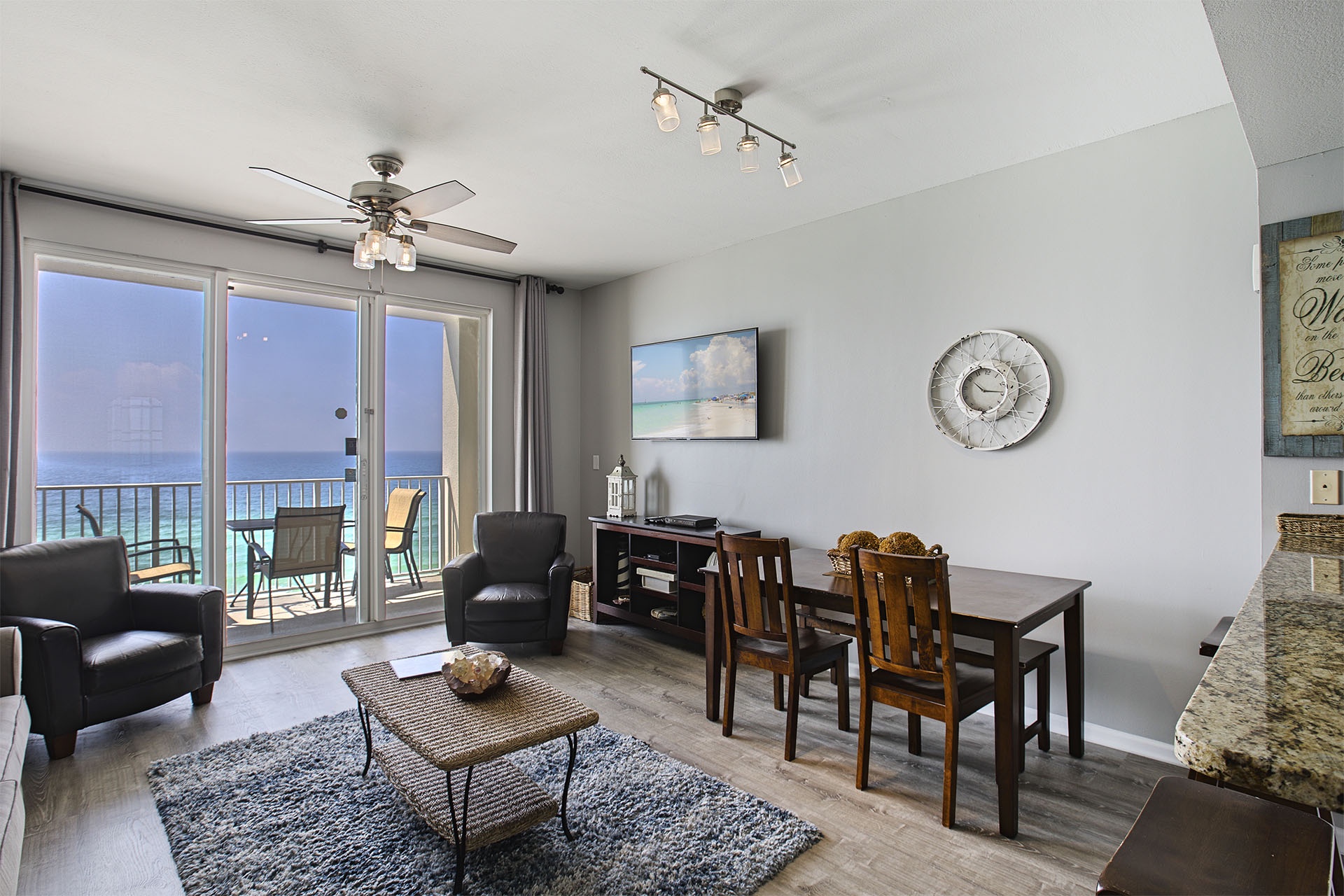 20-Majestic-Sun-807B-Dining