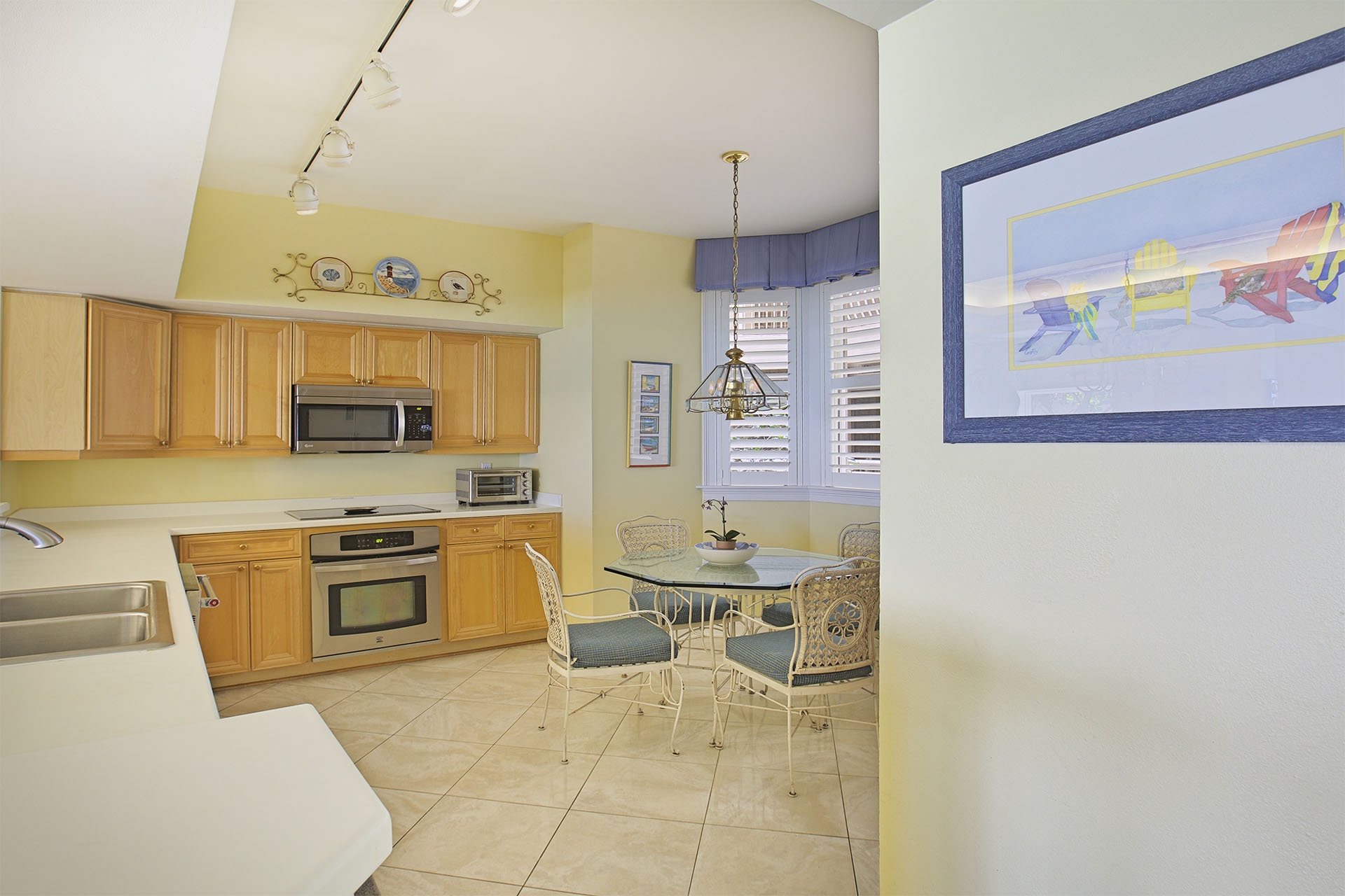 20-Grandview-101-Kitchen