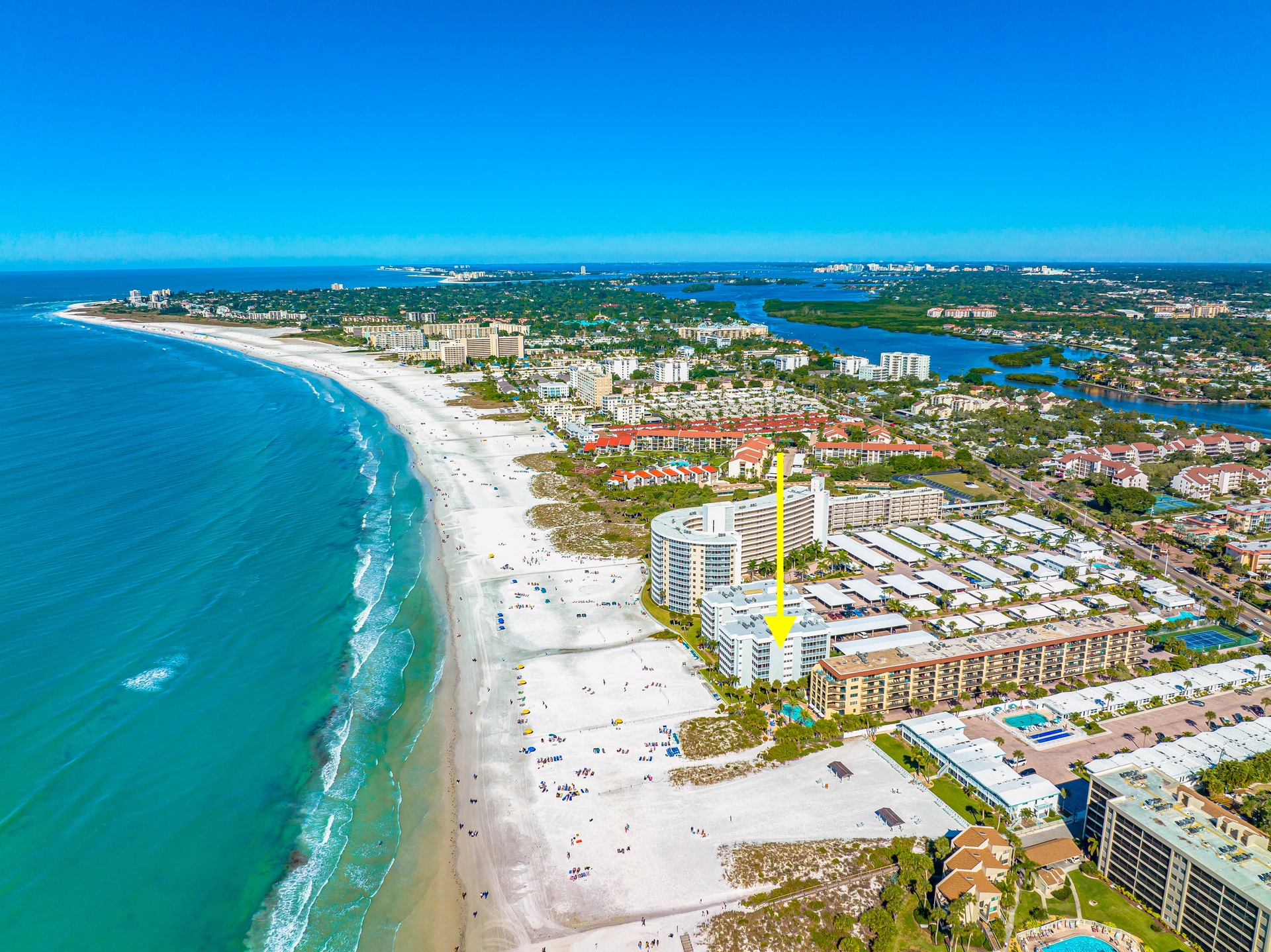 Crescent Arms | Photo 32