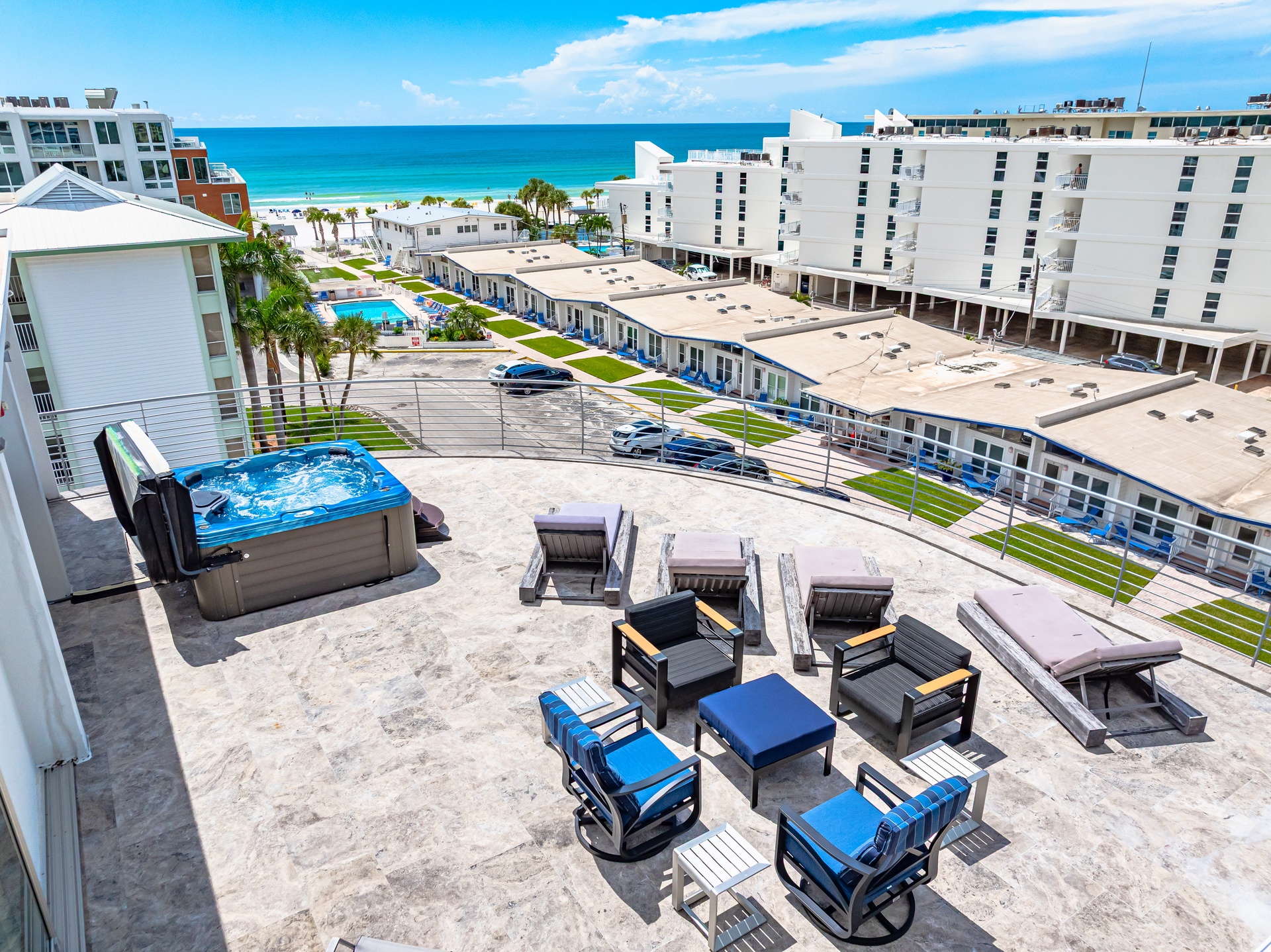 Beach House Residence - Penthouse | Photo 47