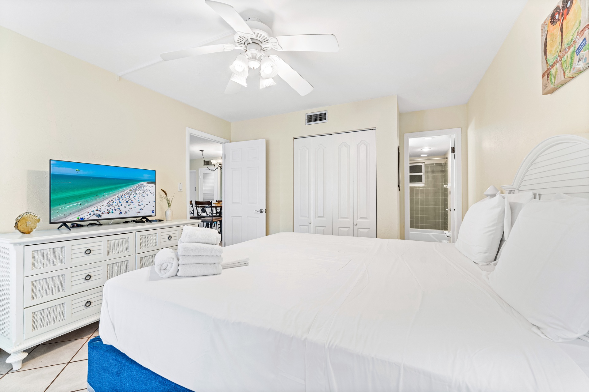 Crescent Arms | Photo 21