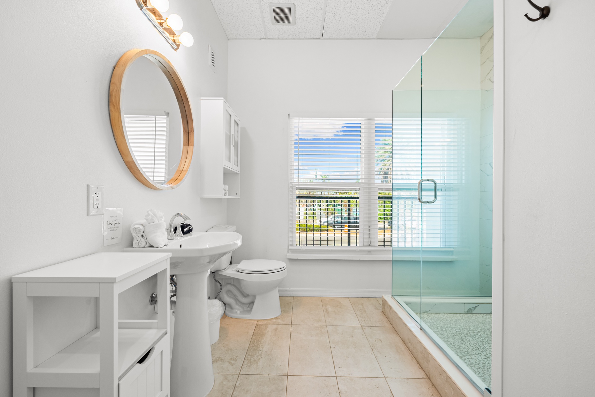 Mallory Squared- Unit B | Photo 13