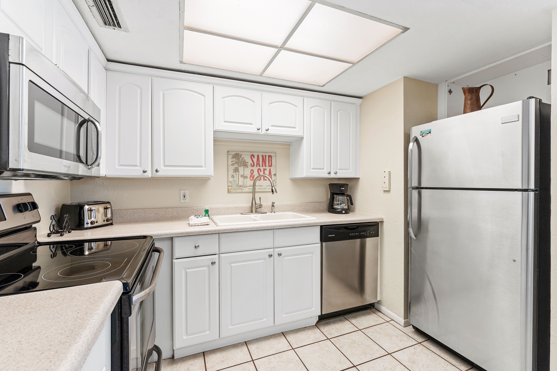 Crescent Arms | Photo 5