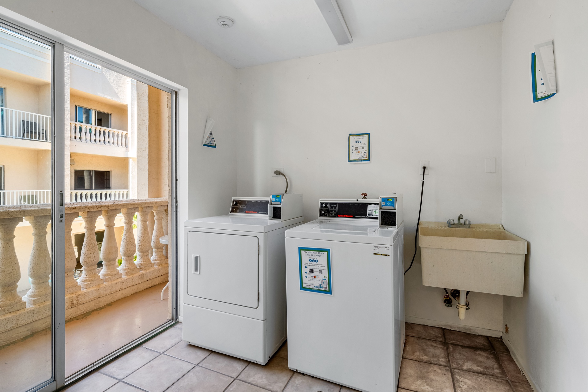 Palm Bay Club - 343 Bayside | Photo 28