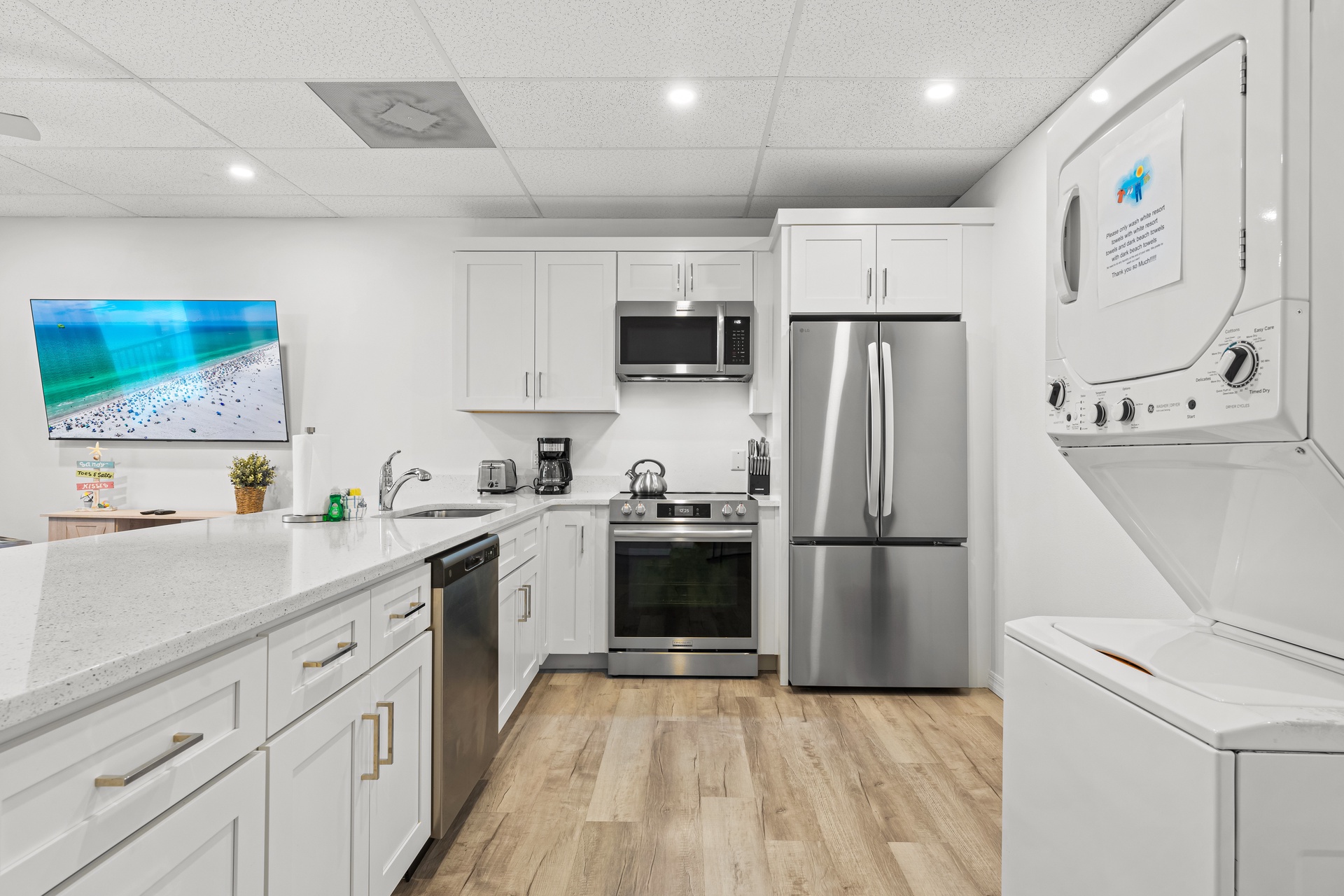 Mallory Squared- Unit A | Photo 1