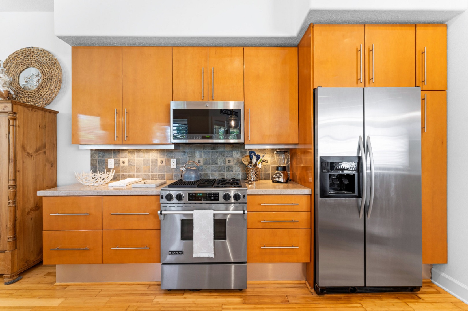 Off the Hook | Photo 12