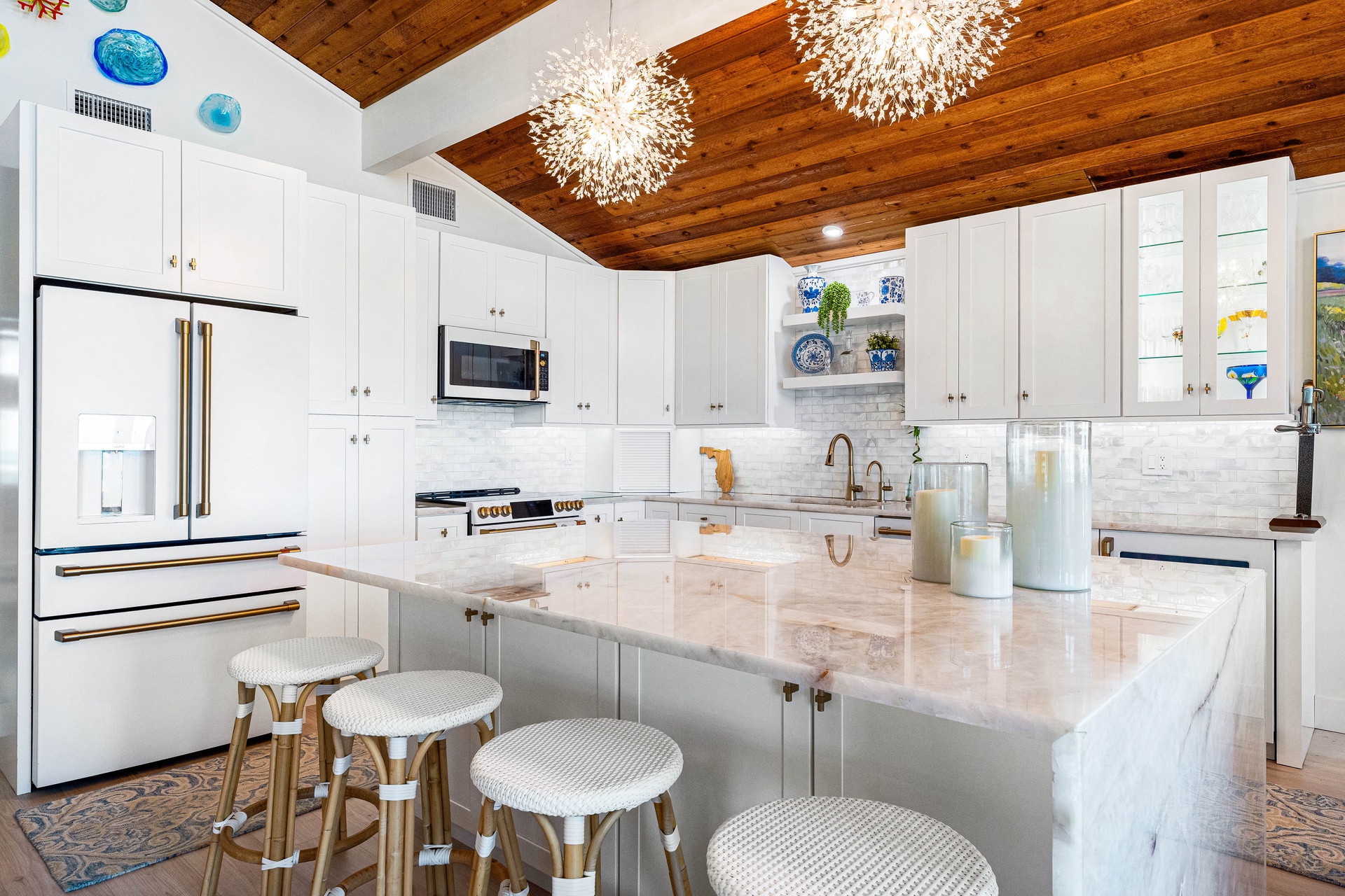 Posh Paradise | Photo 3