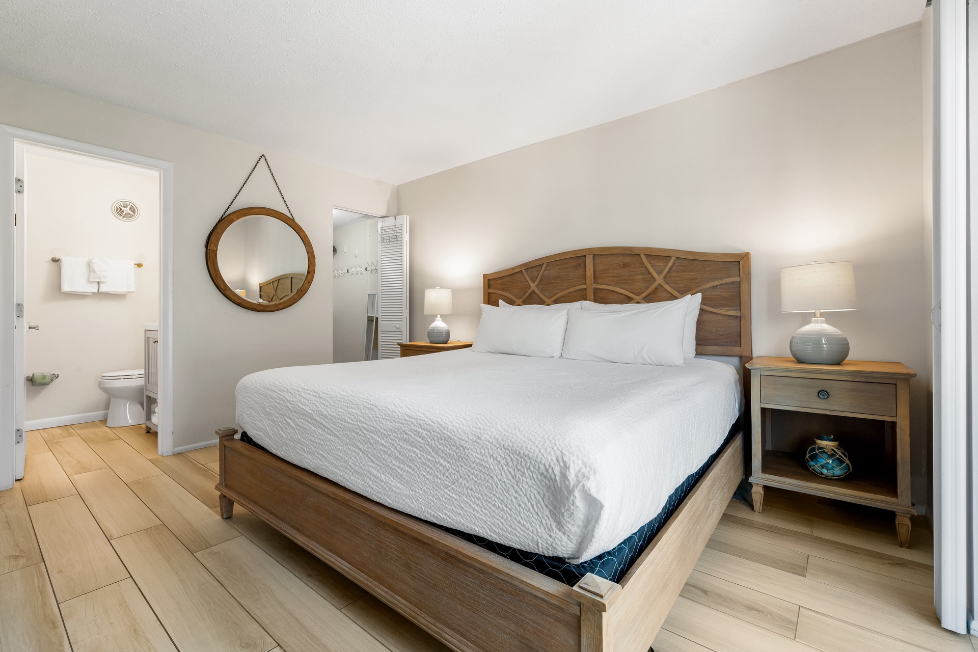 Palm Bay Club - 343 Bayside | Photo 19