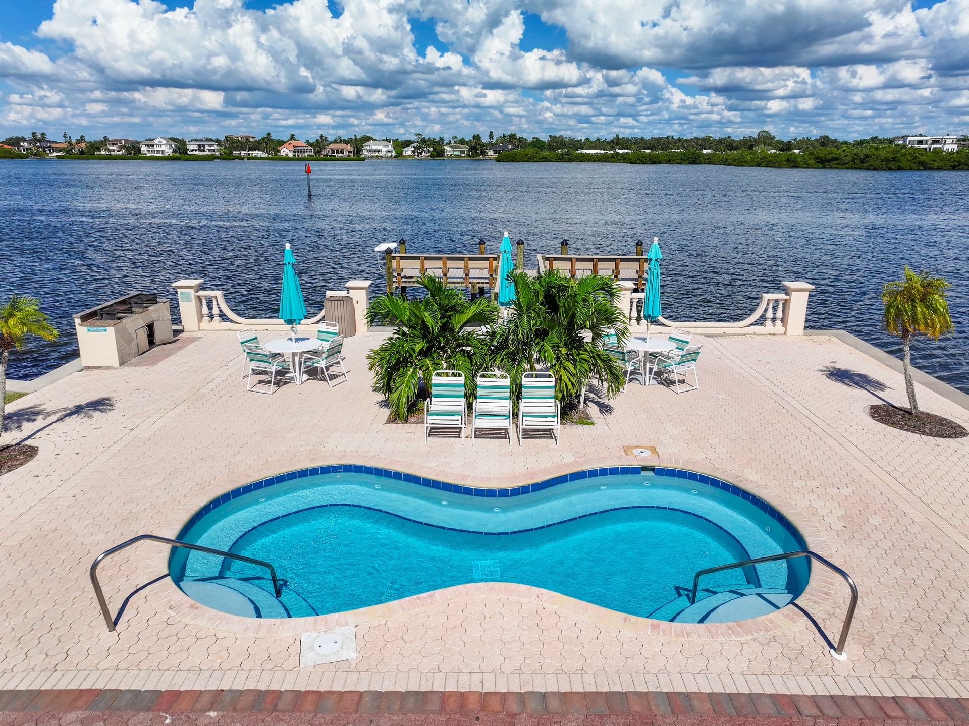 Palm Bay Club - 343 Bayside
