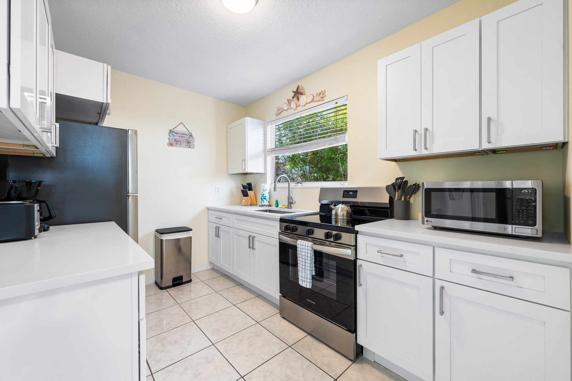 Living the Dream - Pink Flamingo | Photo 1