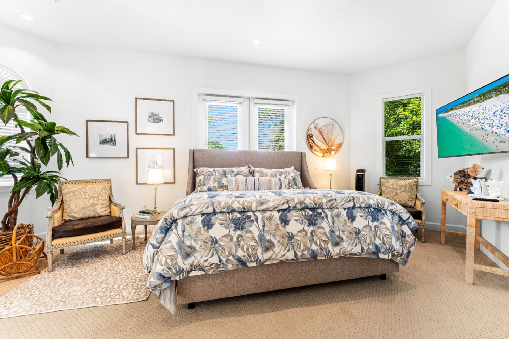 Off the Hook | Photo 20