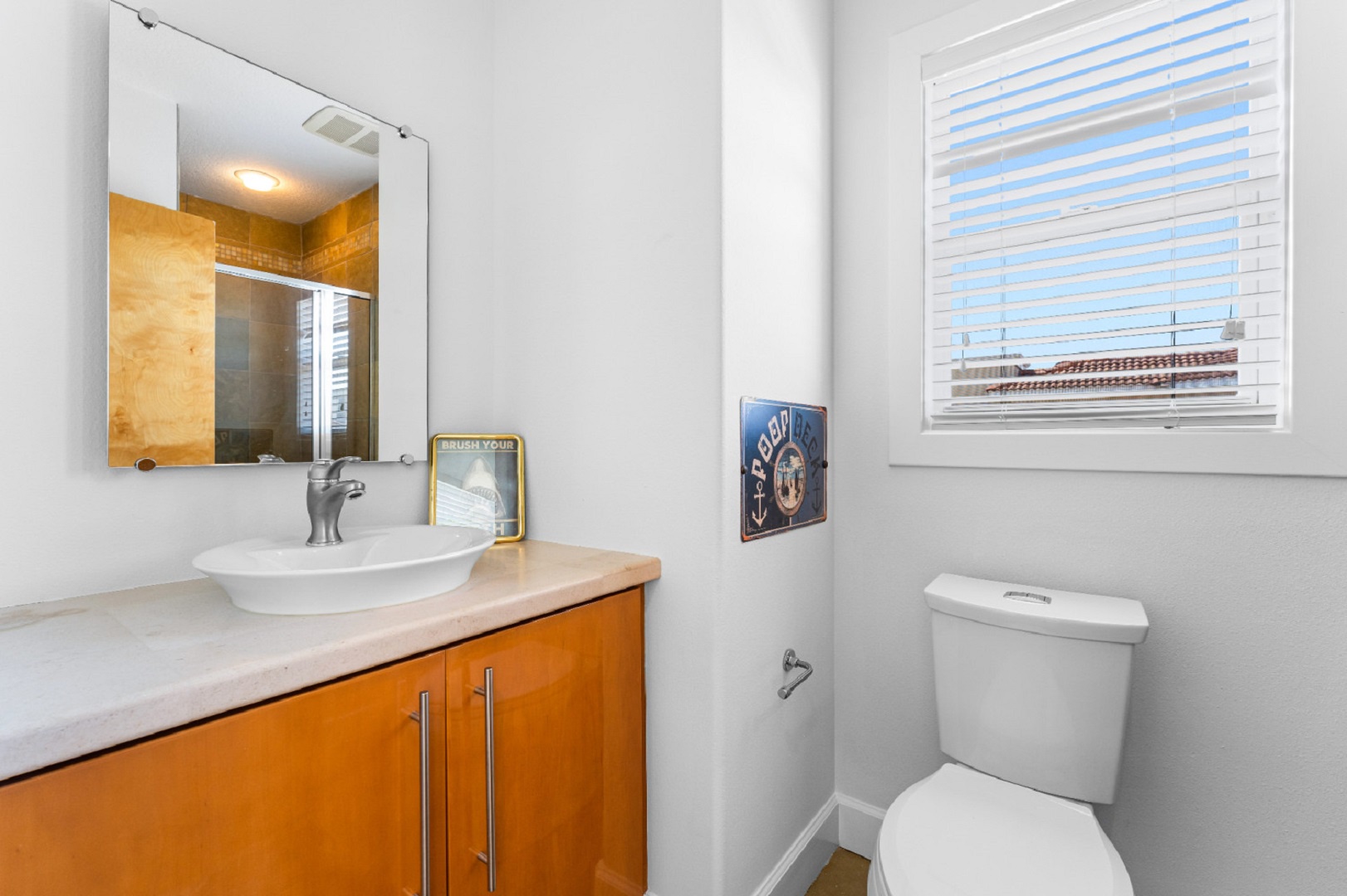 Off the Hook | Photo 37