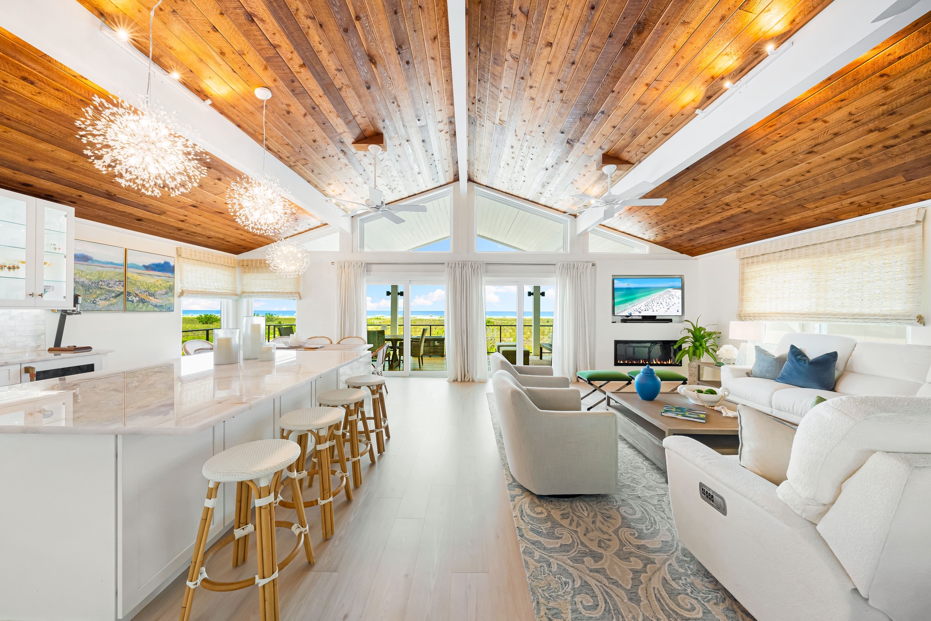 Posh Paradise | Photo 2