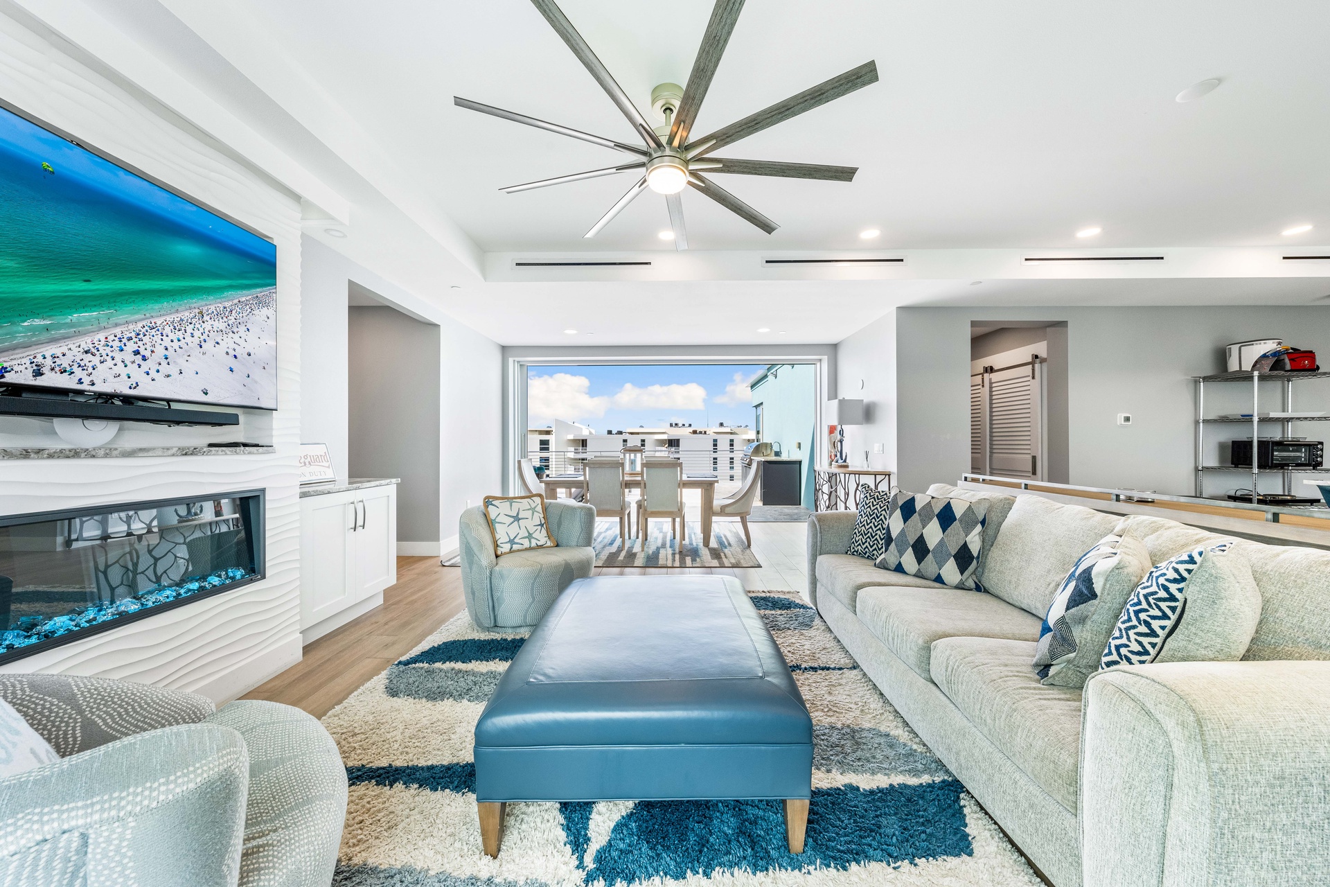 Beach House Residence - Penthouse | Photo 5