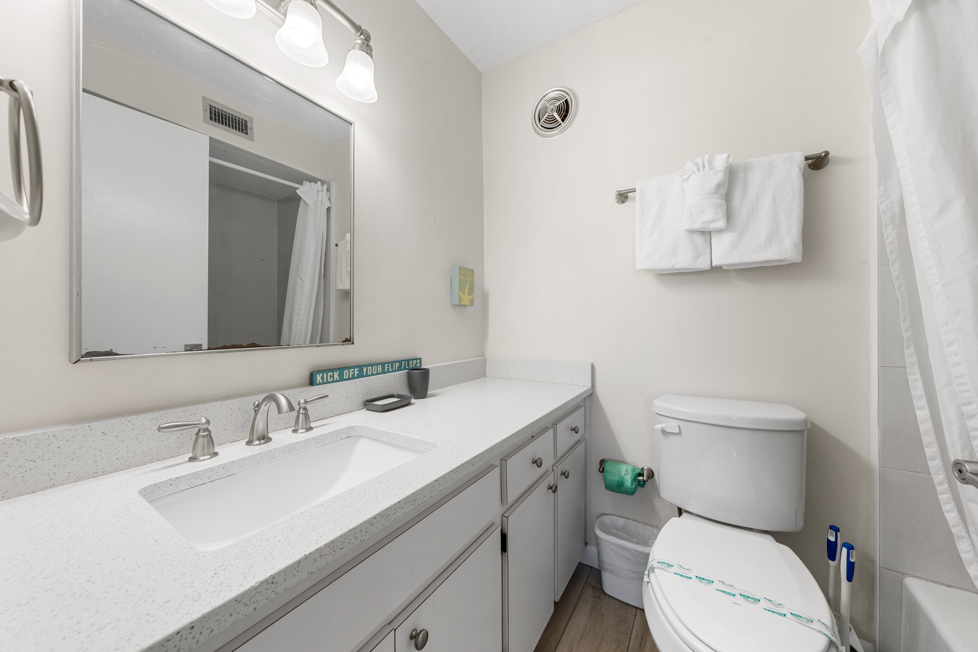 Palm Bay Club - 343 Bayside | Photo 26