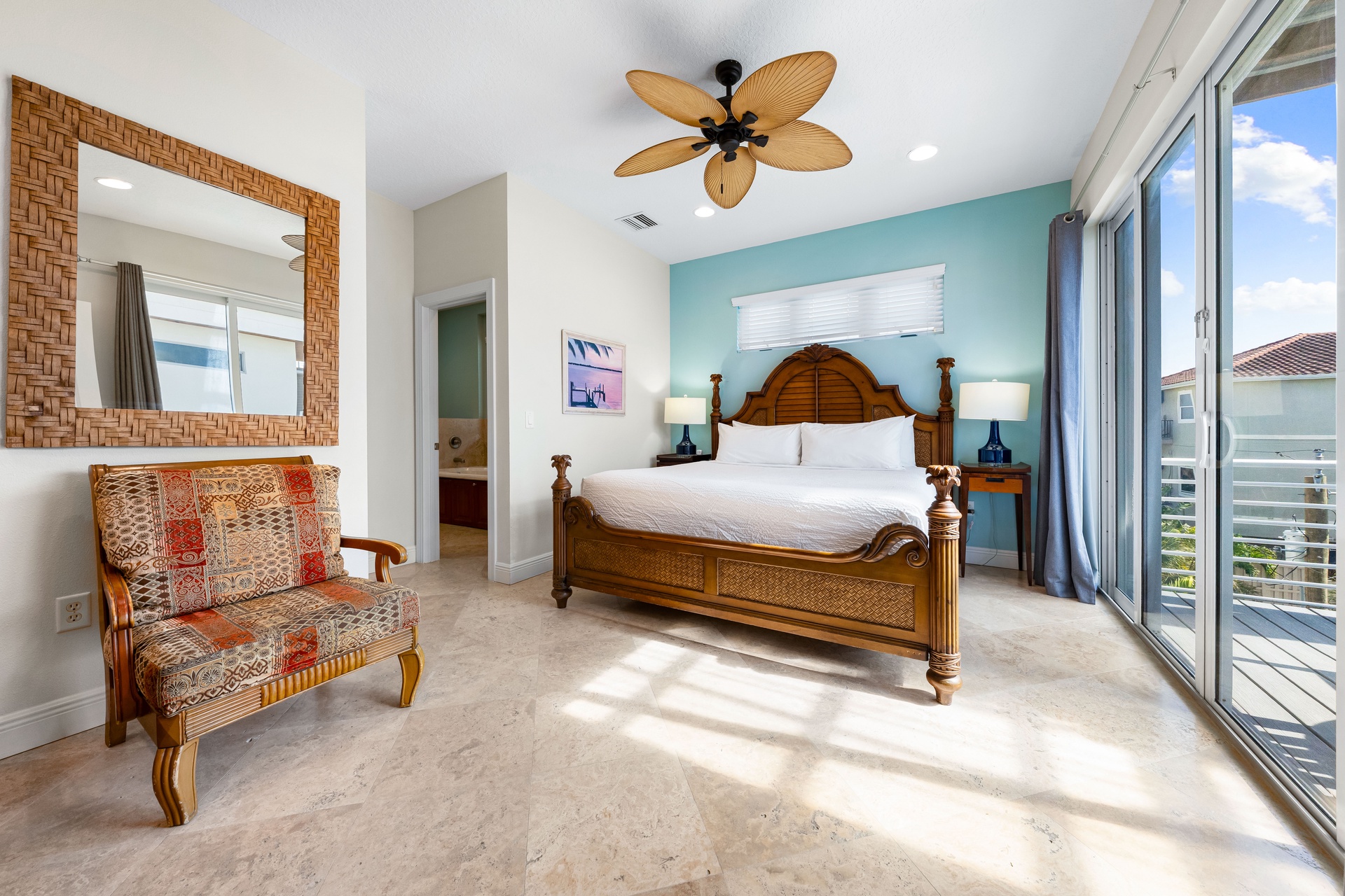 A Somewhere is Here - Changes in Latitude | Photo 21