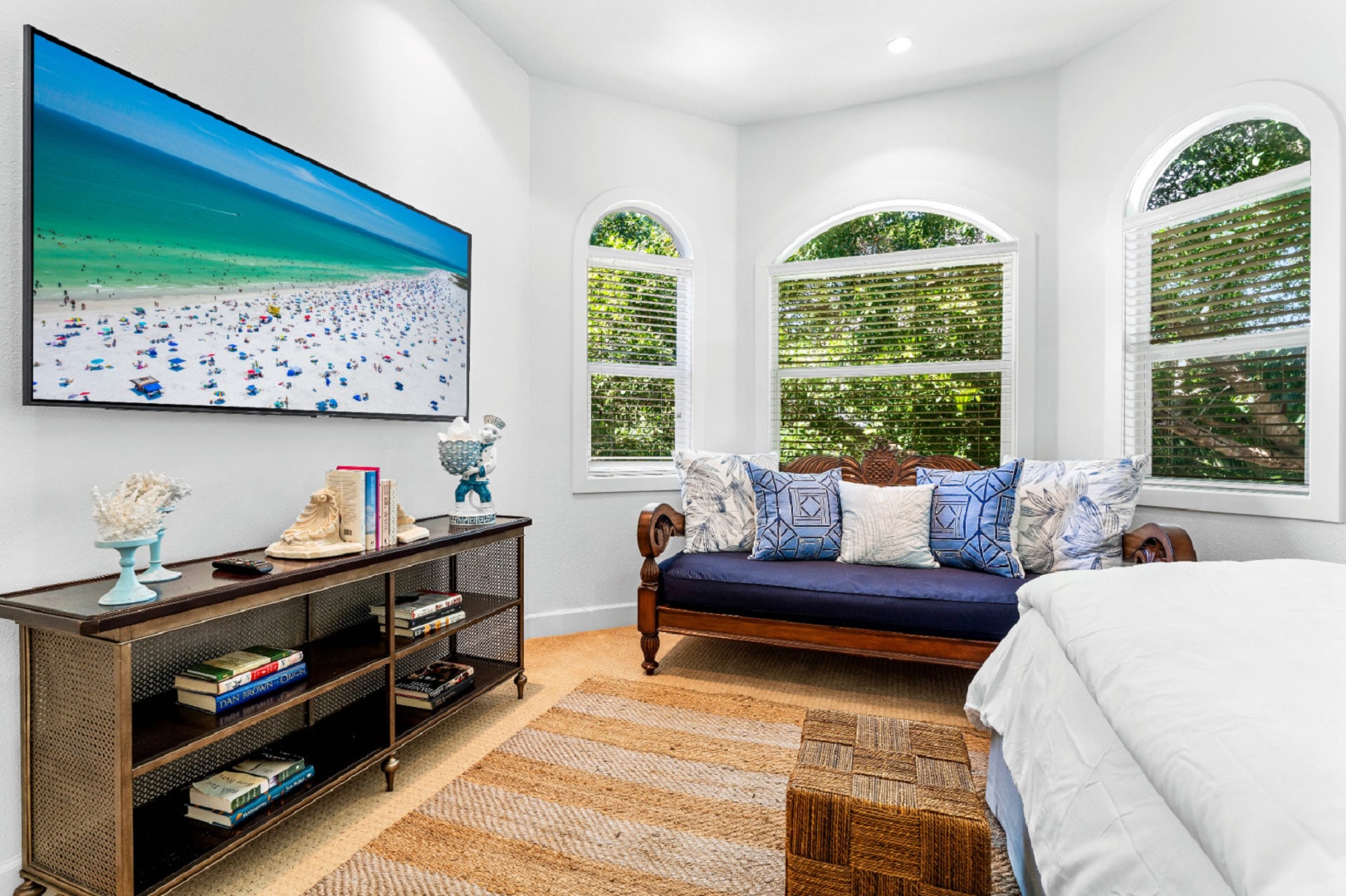 Off the Hook | Photo 32