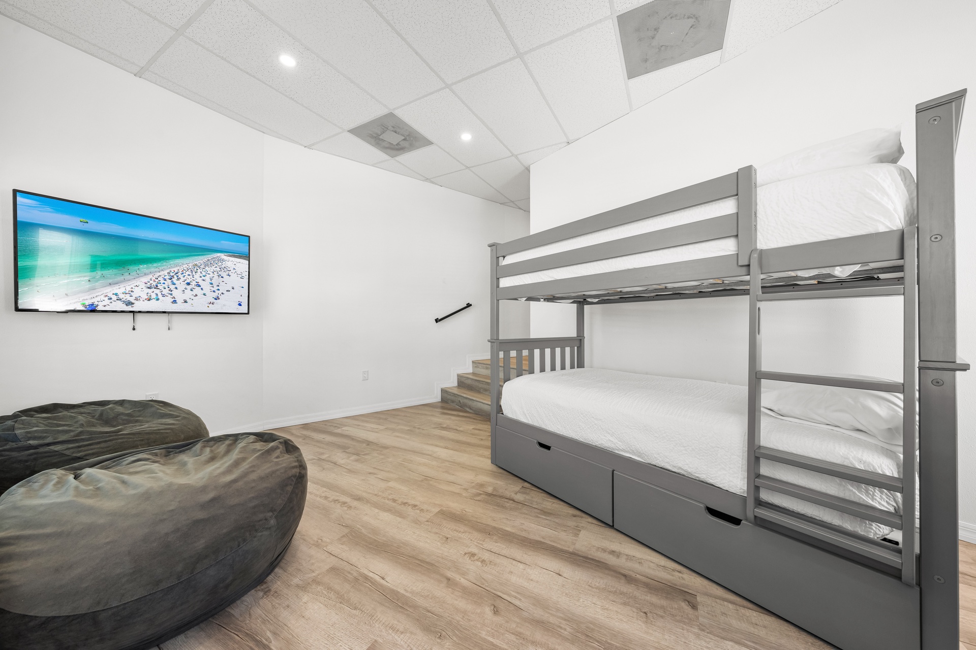 Mallory Squared- Unit A | Photo 16